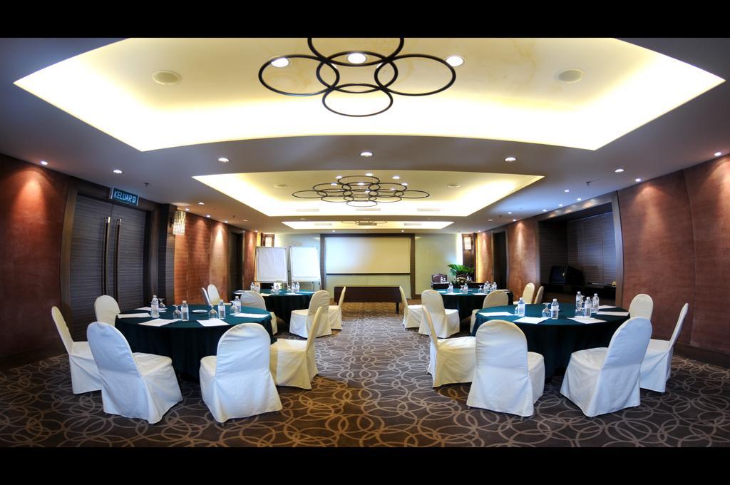 Grand Margherita Hotel Kuching Exterior foto