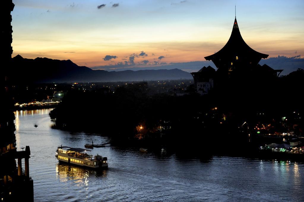 Grand Margherita Hotel Kuching Exterior foto