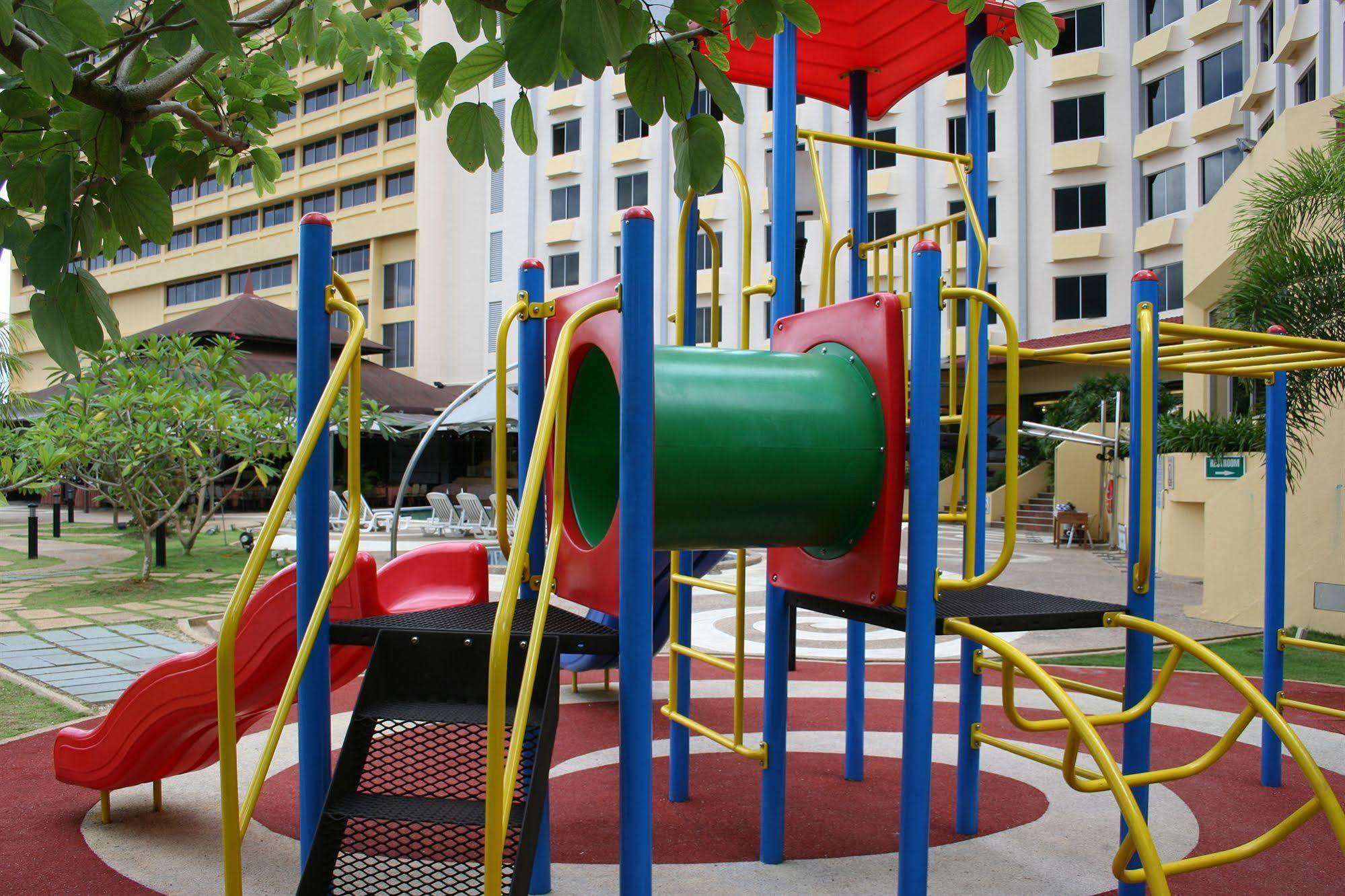 Grand Margherita Hotel Kuching Exterior foto