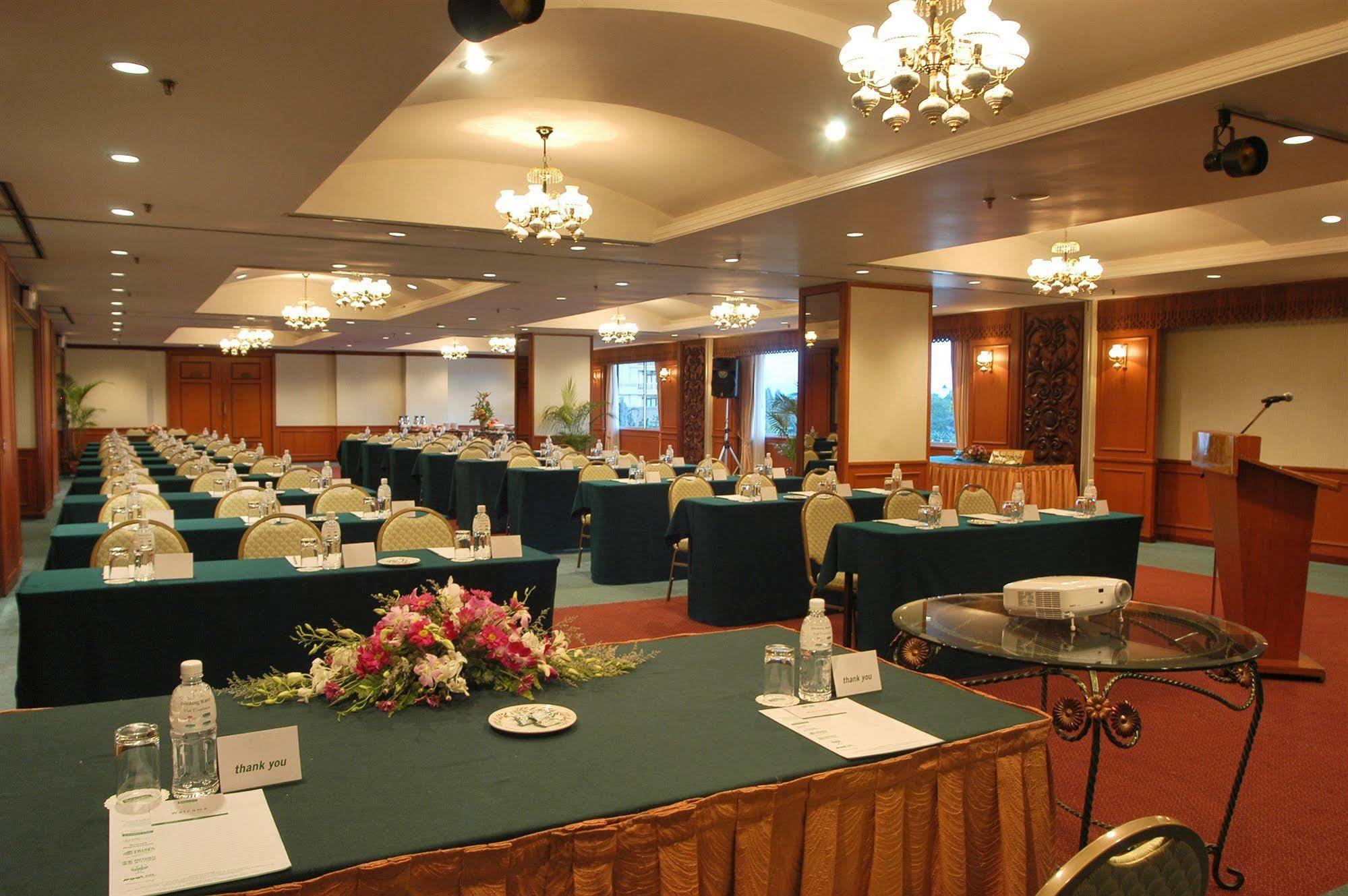 Grand Margherita Hotel Kuching Exterior foto