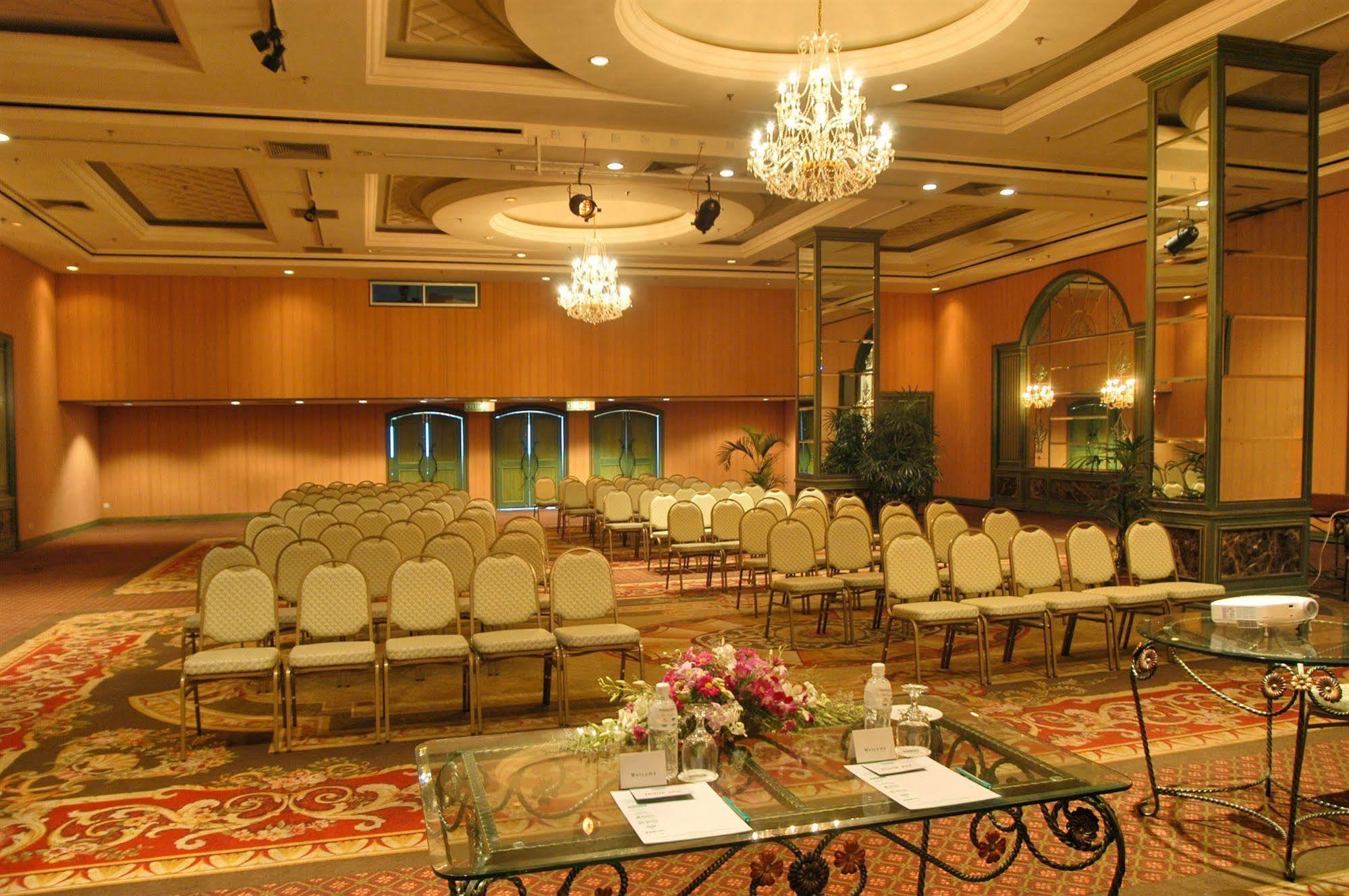 Grand Margherita Hotel Kuching Exterior foto
